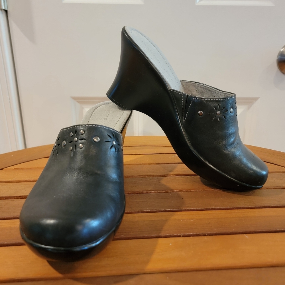 Tommy Hilfiger Black Studded Leather Mules‎ Clogs Women's 10M Slip On Heels
